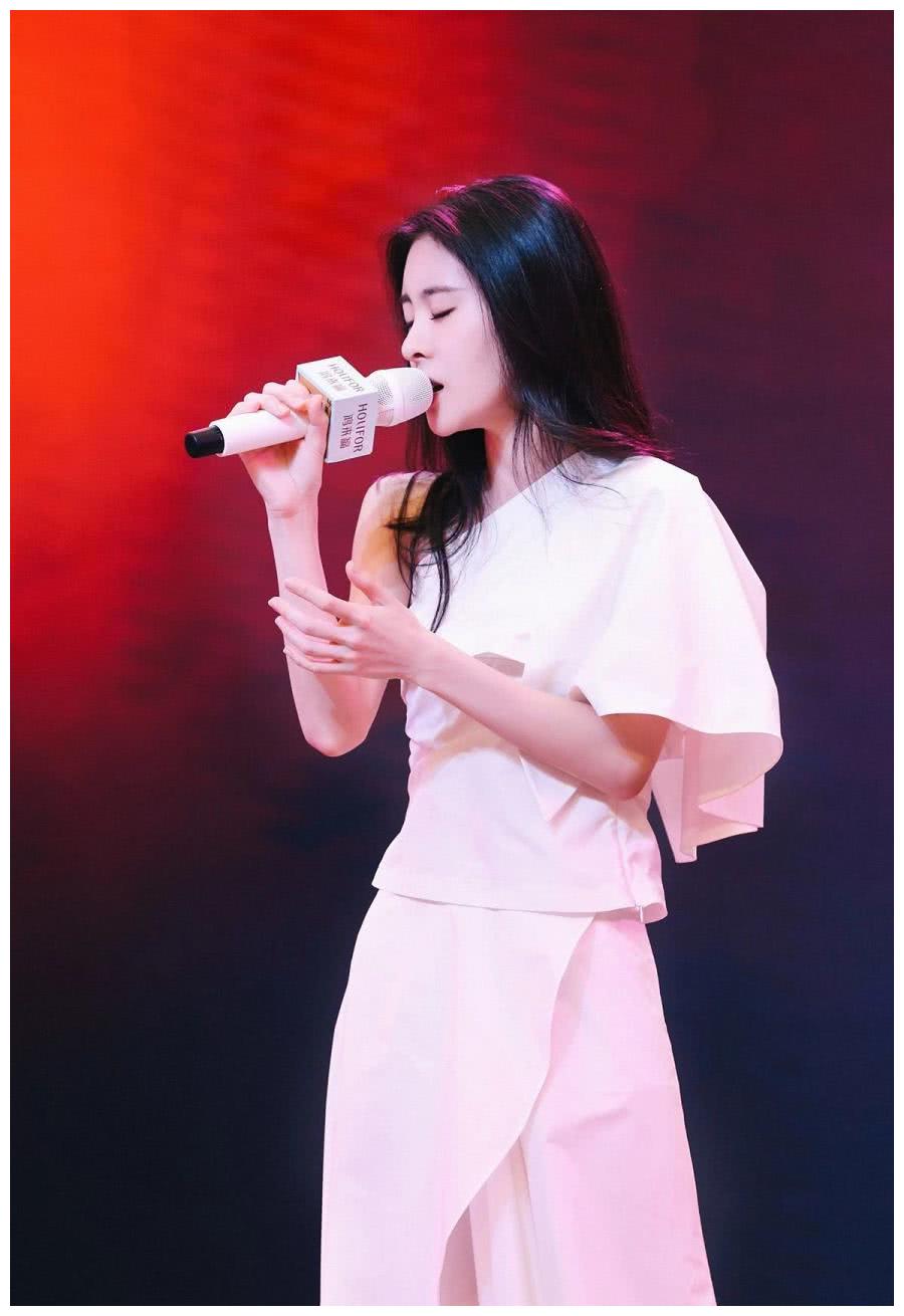 《中国好声音》:继张碧晨之后,终于要出来一个唱歌好听的女神