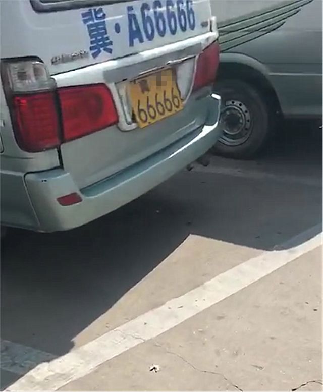 河北偶遇一排金杯海狮面包车,本不会注意,但车牌全是连号!