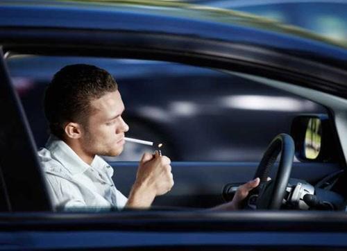 看看开车抽烟的6大危害，你还会开车抽烟吗？