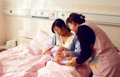 丈夫嫌老婆坐月子味臭, 撒谎出差住酒店, 一月后