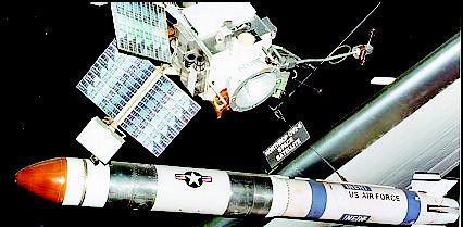 中国卫星飞过美国上空差点被击落, 雷达传回图