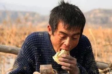 美国的纽约与中国的武汉, 哪个城市更发达?