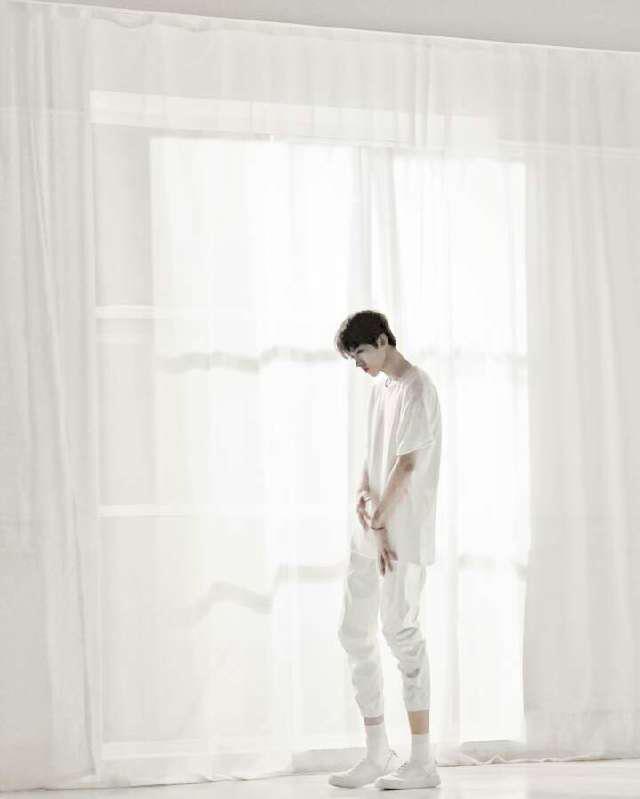 缺席综艺不缺席公益!蔡徐坤发微博,四个字传达