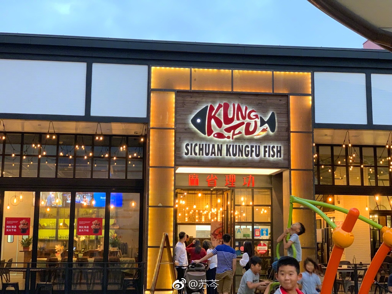 洛杉矶绝对是个中餐大食堂,海底捞周末依旧排队