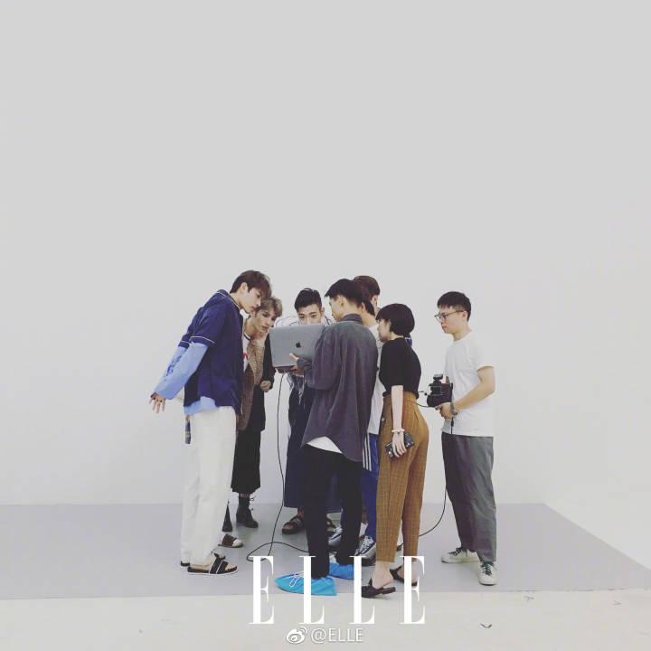 ONER成员人气火爆机场水泄不通, 今日录制《天天向上》