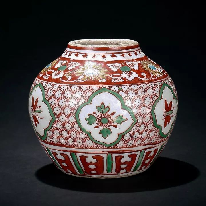 香港英联邦国际拍卖行论述大明朝的红绿彩瓷!