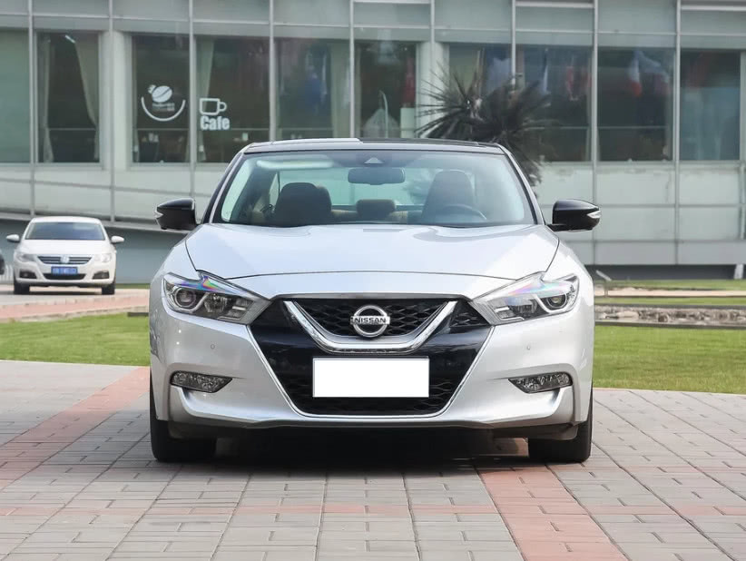 曾70万叫板奥迪A6L，奢华赛宝马7系，今跌至18万，卖不动