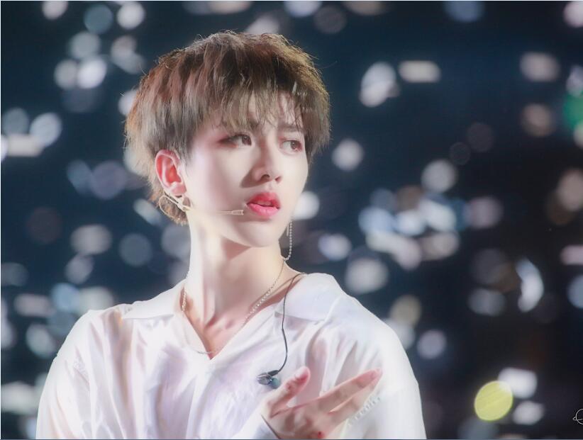 男神蔡徐坤的人气为何如此高,仅仅是因为有实