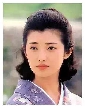《初恋时代》山口百惠是让人看着最舒服的明星