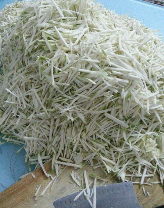 奶奶用了30年的配方腌芥菜丝, 先晒3天在开始腌, 这方法最正宗
