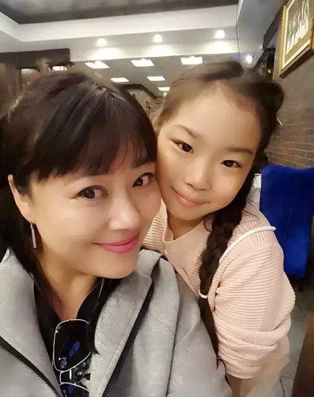 47岁的大妈专业户曾又丑又胖逆袭成少女再嫁小15岁鲜肉