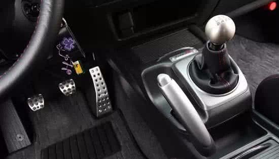 手动挡不好开,老是熄火有顿挫感?老司机表示: