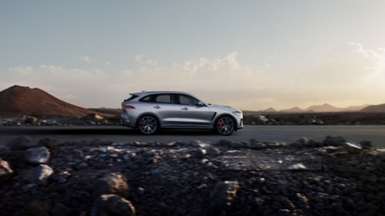 捷豹F-Pace高性能车亮相纽约：美国卖51万软妹币，猜猜国内卖多少