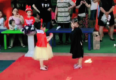 无论远远或近近地观察你,总觉得有一股熟悉的暖意让人觉得开心.