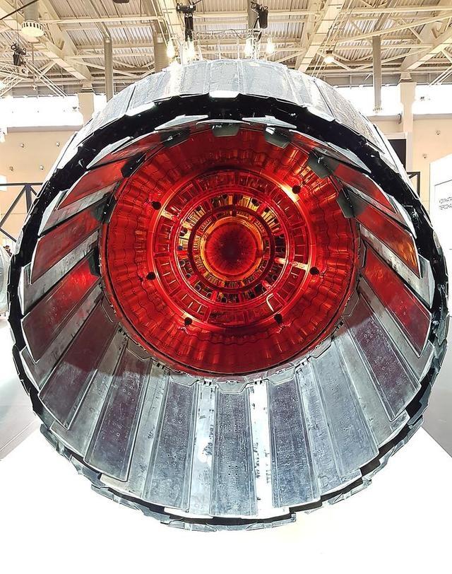 俄罗斯积极向中国歼10推荐最新的矢量发动机