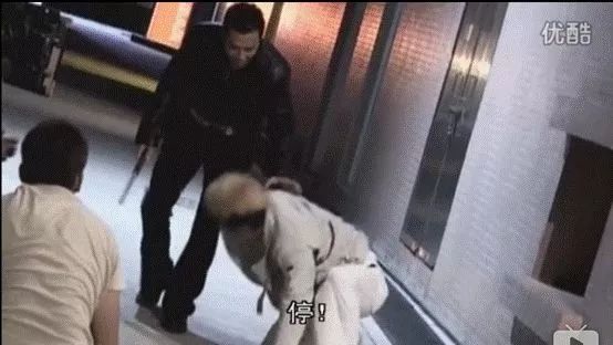 片方”官撕“甄子丹,但甄子丹的戏霸传闻掺了多少假?