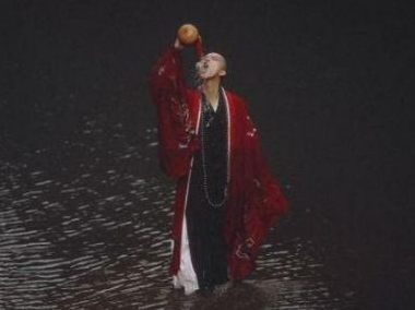 抖音禁欲和尚走红后更新,看一眼误终生,两眼