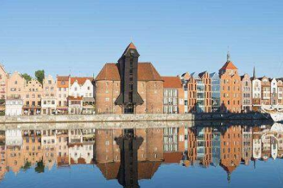 波兰经济水平相当于中国的哪个市?网友:看着还