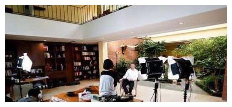 冯小刚带徐帆回老家,乡亲们的反应太尴尬,有钱