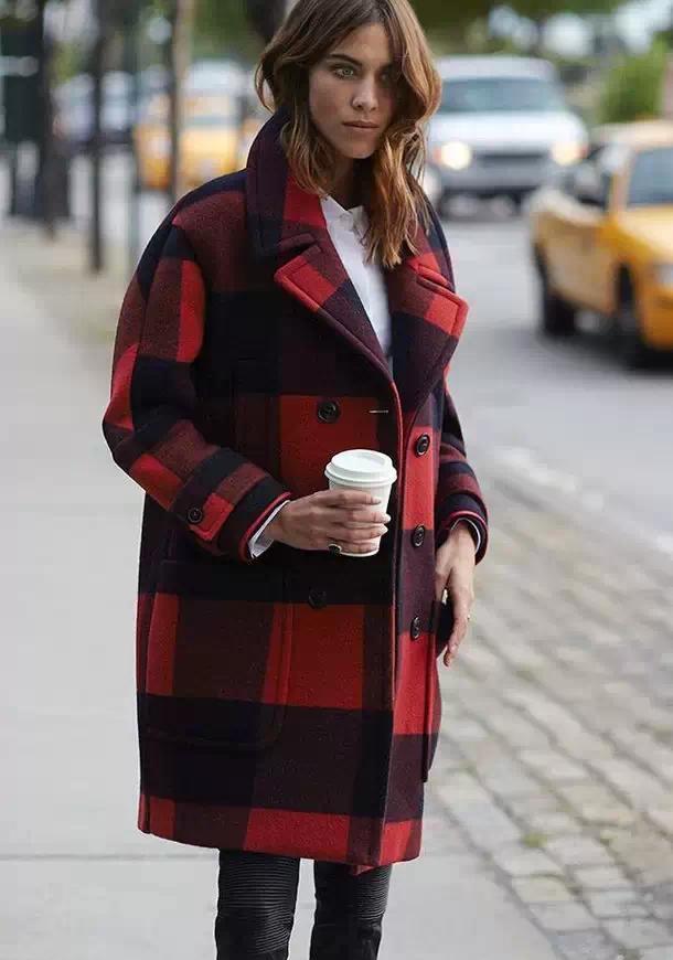 冬天大衣要买修身款好看还是宽松款好看