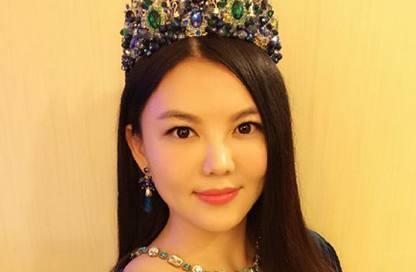 41岁李湘任职副总裁，出行路虎和林肯加长款豪车，月开销高达65万