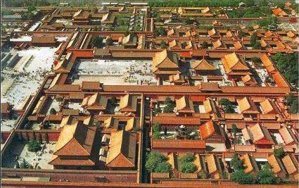 清朝后宫只有东西六宫, 妃子们只能睡大通铺