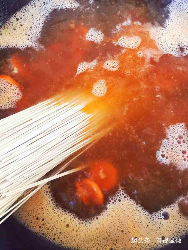 想做一碗鲜虾汤面,窍门一定要知道,很简单,一眼