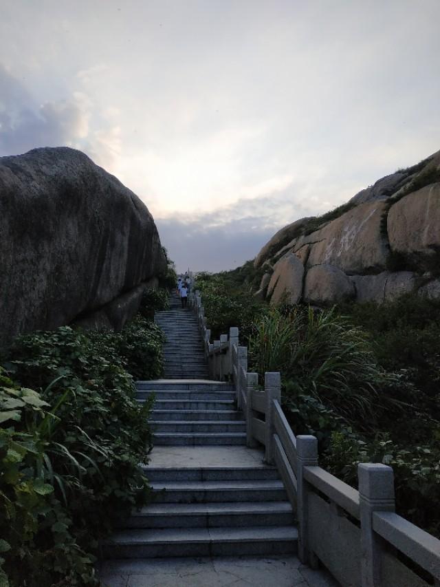 在上海看海不过瘾,去洋山岛吧,那里有山和海!