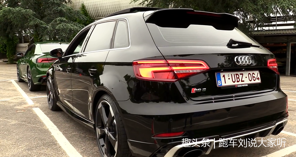 小伙羡慕朋友提了一台奥迪RS3，网友看到他的车：你的比人家牛