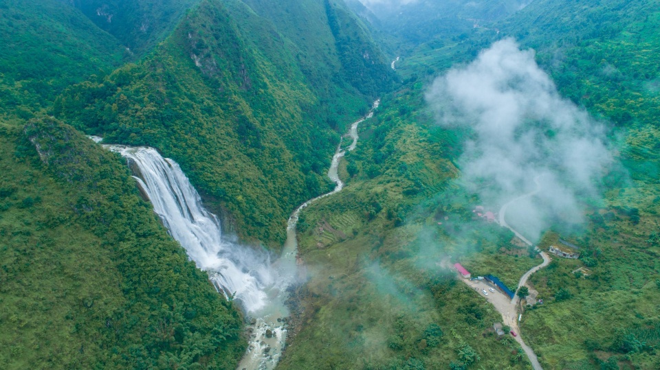 贵州大山发现未开发原生态瀑布群,比黄果树瀑布还要高