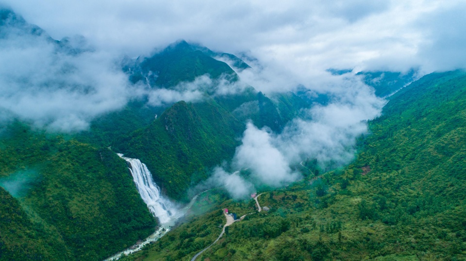贵州大山发现未开发原生态瀑布群,比黄果树瀑布还要高