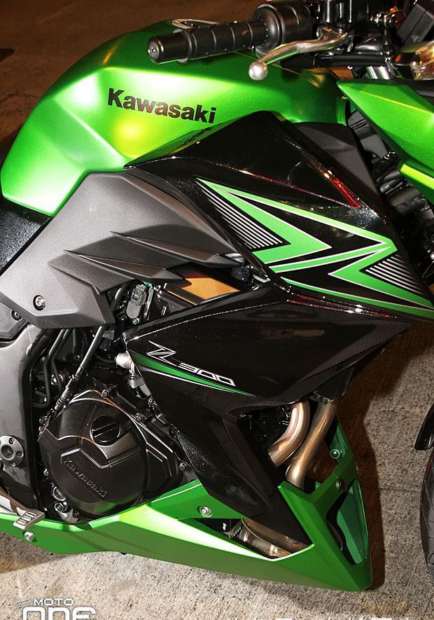 疾走奔驰，帅到没朋友了！川崎Kawasaki Z300摩托街车