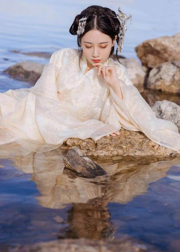 十五句诗词,一起来看看古人是如何倾诉相思,化