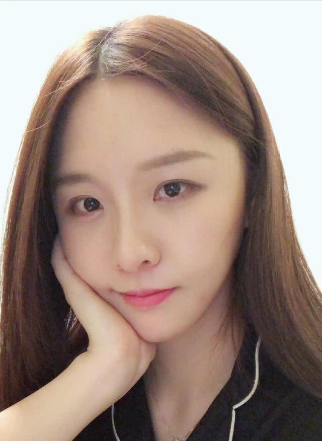 斗鱼一姐阿冷登上湖南卫视中秋之夜,压轴位置