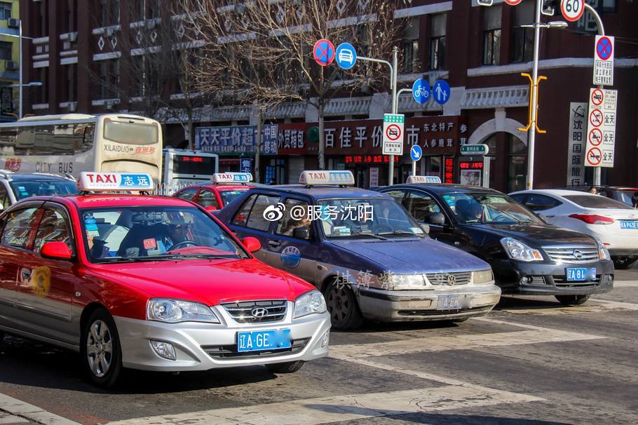 出租车公司招聘_带生病儿子跑出租 成都的哥获得一万元正能量奖金