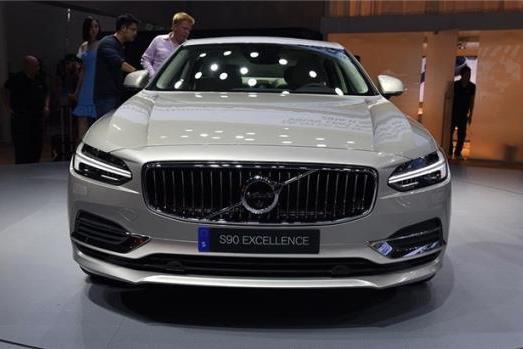 沃德十佳发动机+8AT，这款欧系豪华家轿全新推出能否抗衡BBA？