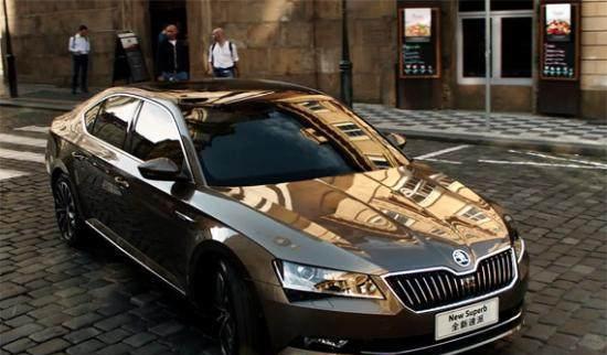 这款豪车一出生被打入冷宫, 性能好败于营销