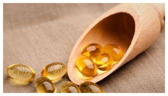 维生素E胶囊可以直接涂脸上?教你正确使用方