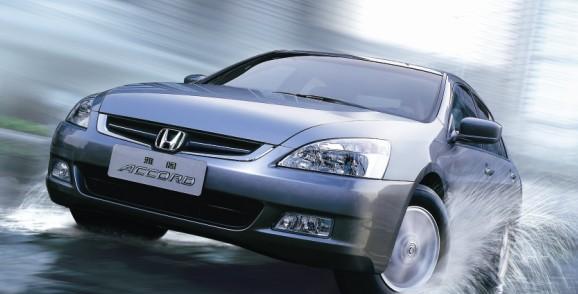 这款车中国20年卖200万辆! 全新带涡轮, 迈腾凯美瑞已颤抖!