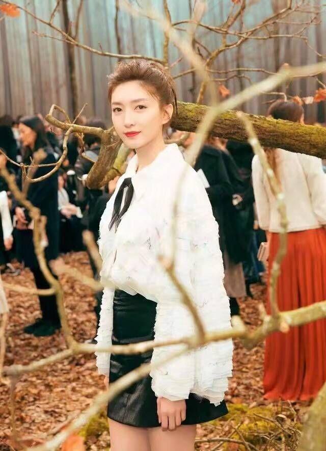 江疏影一件衬衫30万网友:明星赚钱太容易了