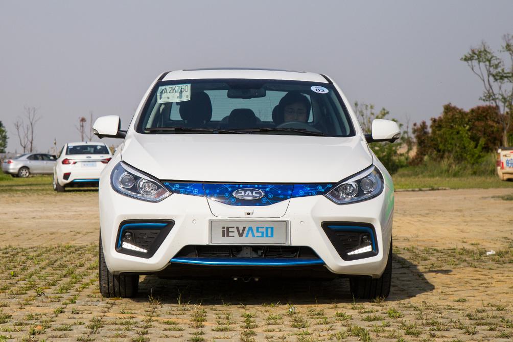 续航可靠/立足实用型家轿 试驾江淮iEVA50