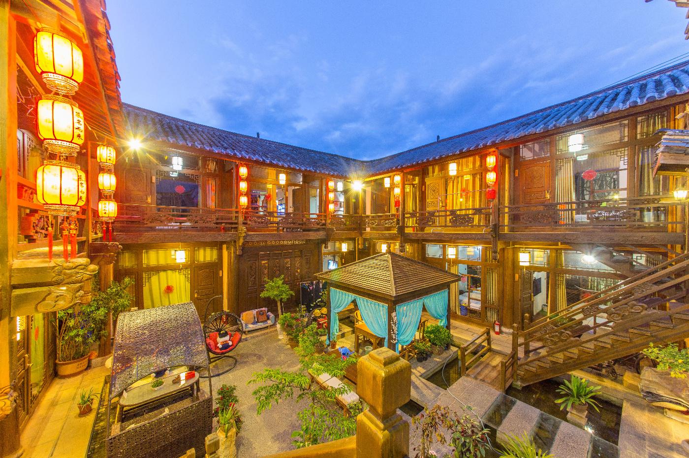 张家界大学城附近住宿能不能找女孩