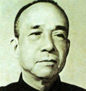 这位老人当过挑粪工，后来却官至正国级，一件中山装穿了几十年！