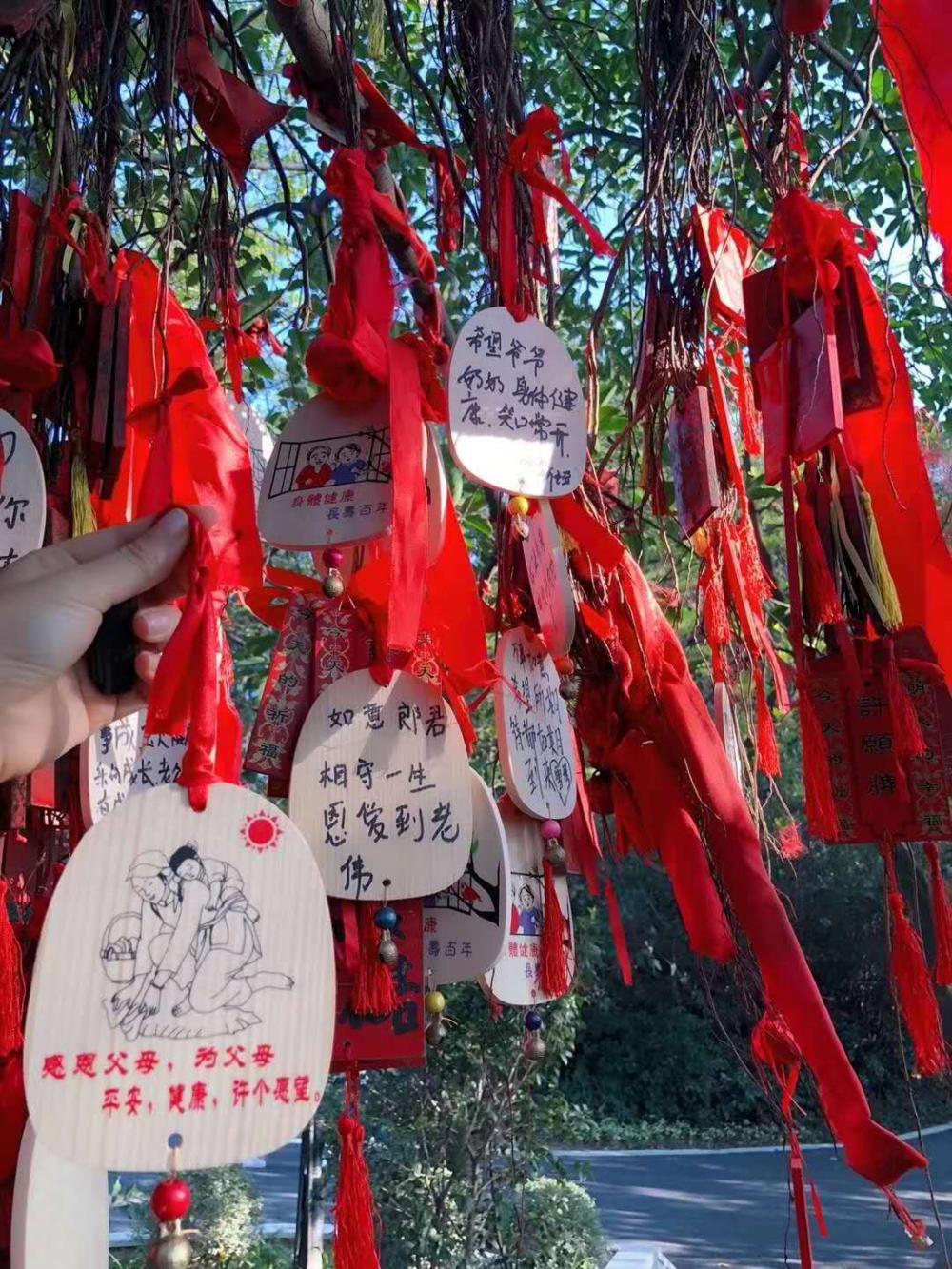 送给男朋友许愿瓶写什么 创意礼物怎么选