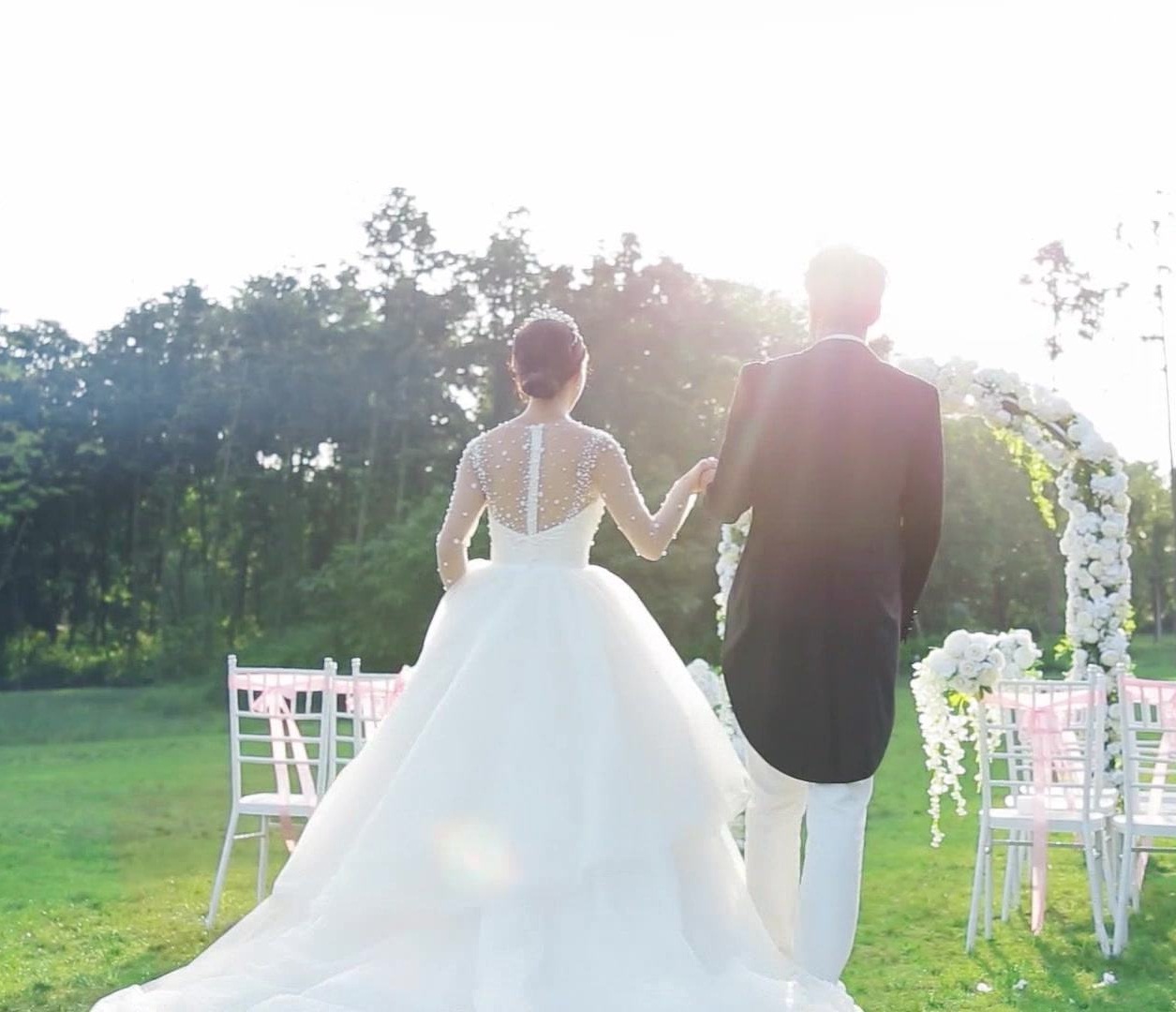 听说婚前彩礼只是过场,小伙子立刻贷款38万,婚