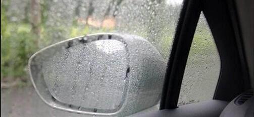 雨天开车玻璃和后视镜都变得模糊，教你们一个百试百灵的法子