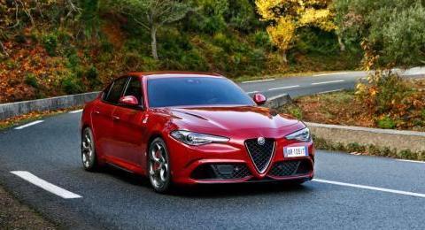 花40万买辆阿尔法罗密欧Giulia，上了车牌后朋友们忍不住笑了