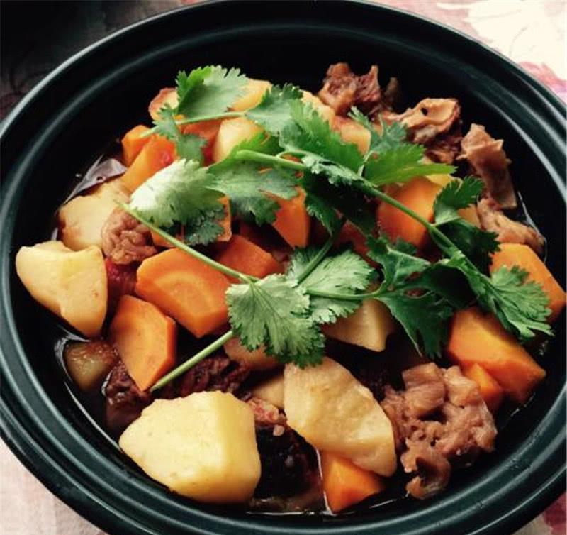 佛跳墙和东北乱炖的区别在哪里?为什么价