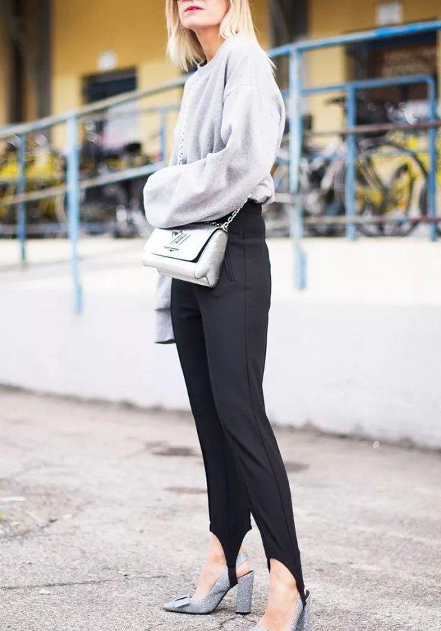 “妈妈式”踩脚裤穿上竟然这么时髦