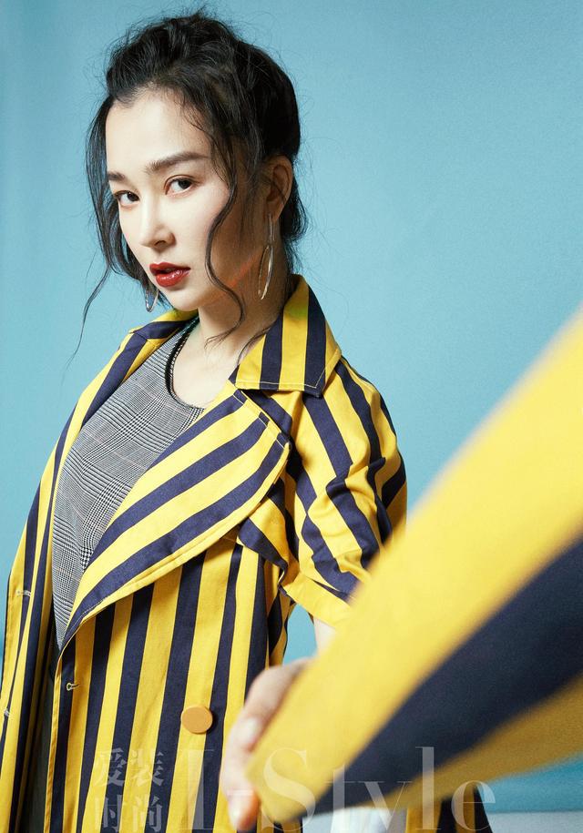 这就是“龙女郎”姚星彤独特的美——英气与时髦兼具！